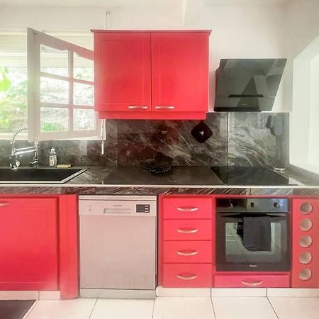 Kay Johanna Les Abymes Exterior foto