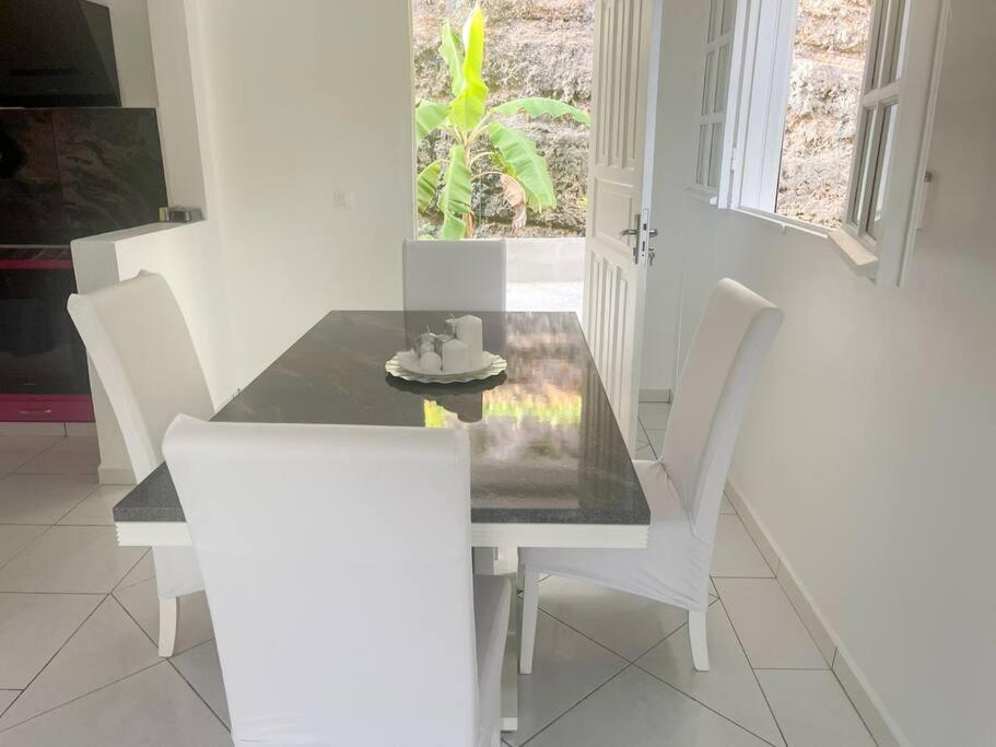 Kay Johanna Les Abymes Exterior foto