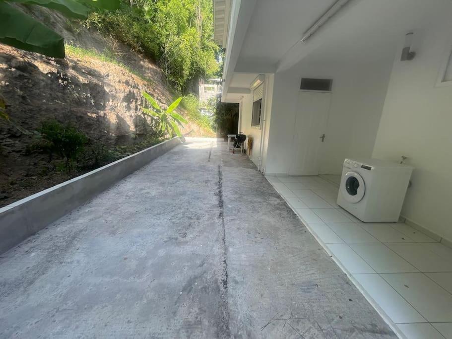 Kay Johanna Les Abymes Exterior foto